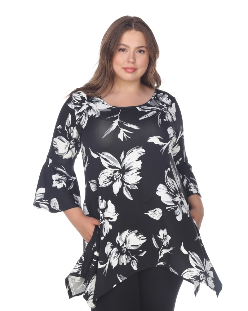 Front of a model wearing a size 3X Blanche Tunic Top in Black by White Mark. | dia_product_style_image_id:257641